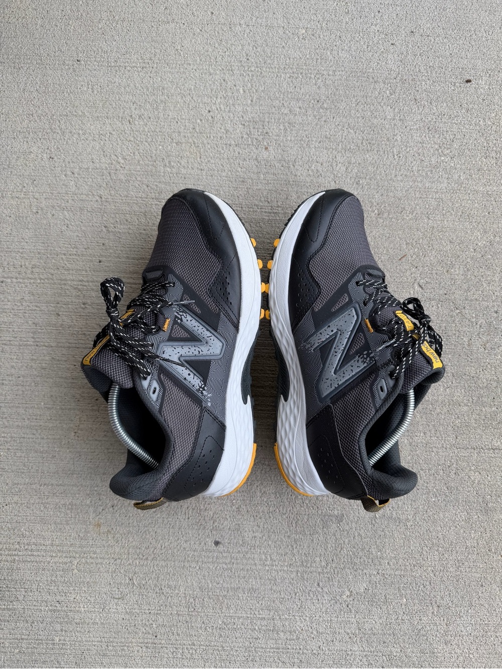 New Balance 410v8 Trail Running Shoes Mens Size 11.5 4E Wide Grey/Black MT410LG8 - Picture 5 of 9